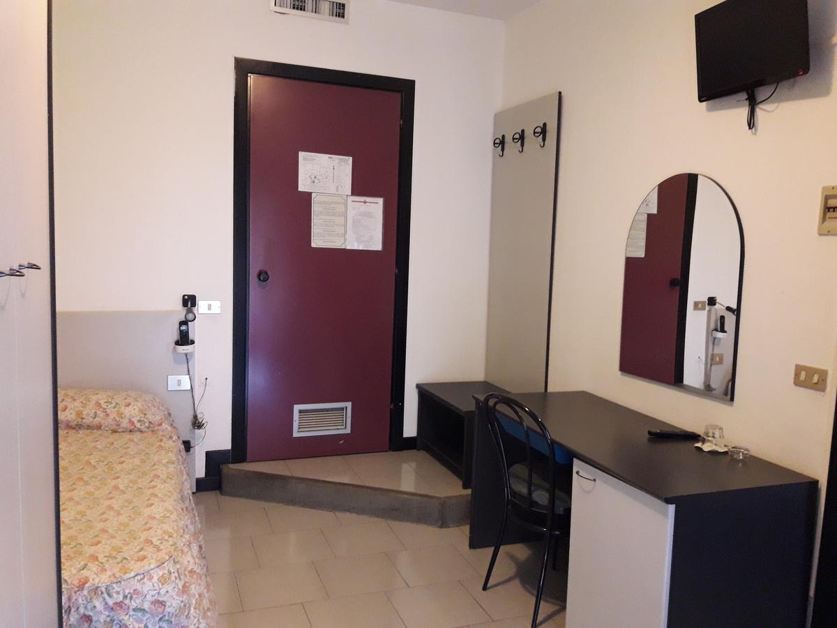 Albergo Piccadilly Medolago Eksteriør bilde