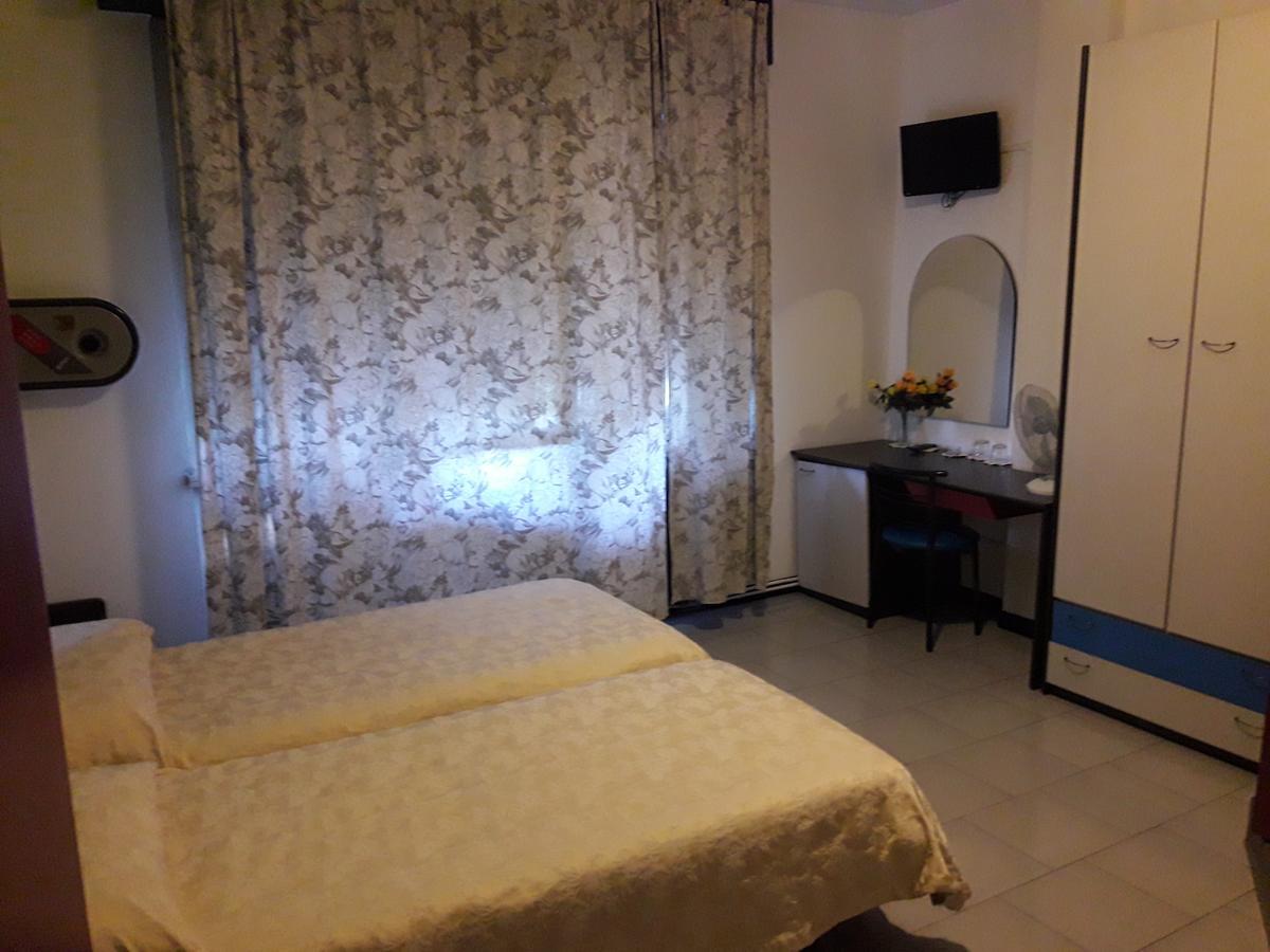 Albergo Piccadilly Medolago Eksteriør bilde